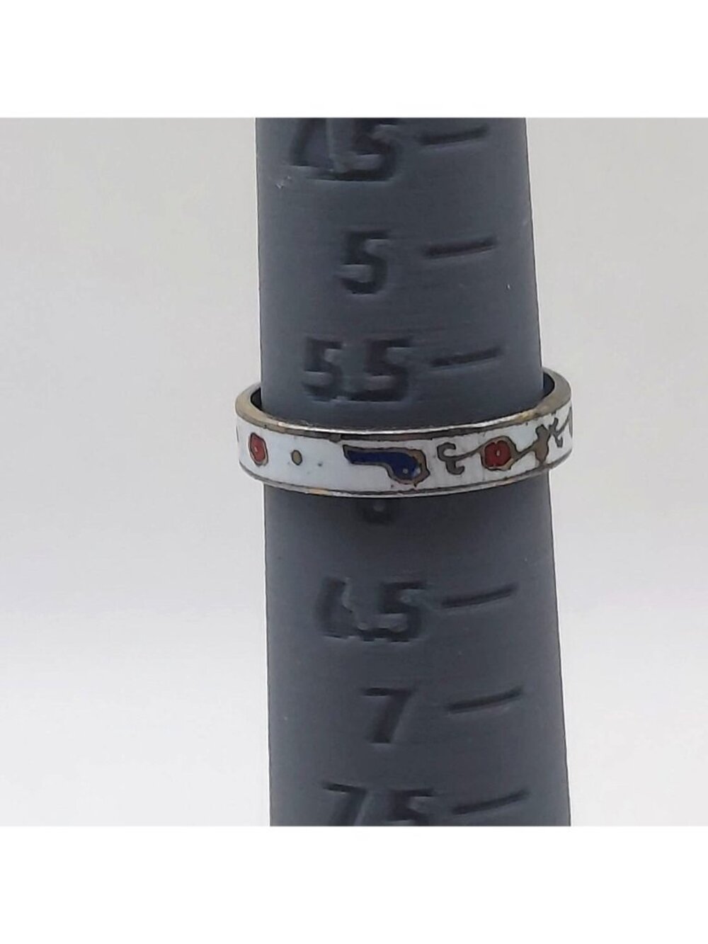 Vintage Cloisonné White Enamel Geometric Design Brass Band Ring Size 6 - Picture 5 of 8